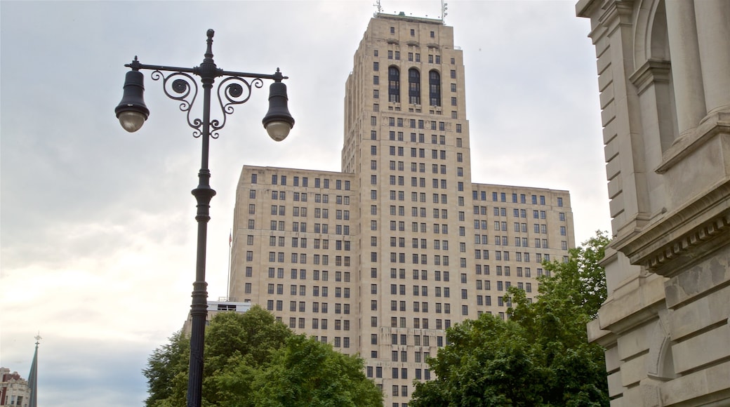 Alfred E. Smith State Office Building which includes modern architecture and a city