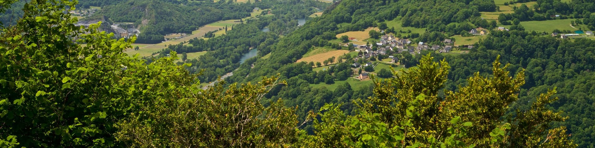 Pic du Jer which includes tranquil scenes, mountains and landscape views