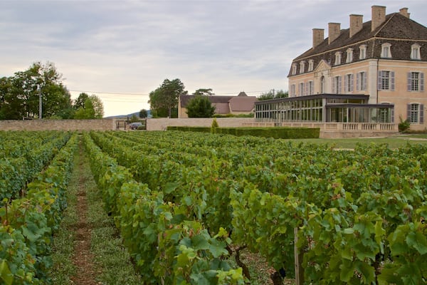 ChĂąteau de Pommard montrant maison et ferme