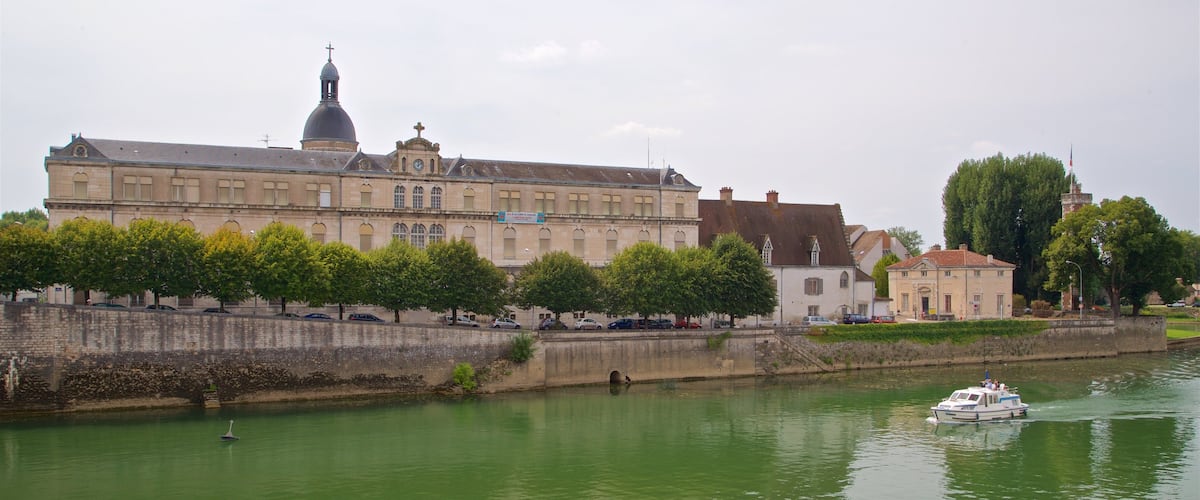 Chalon-sur-Saone which includes boating and a river or creek