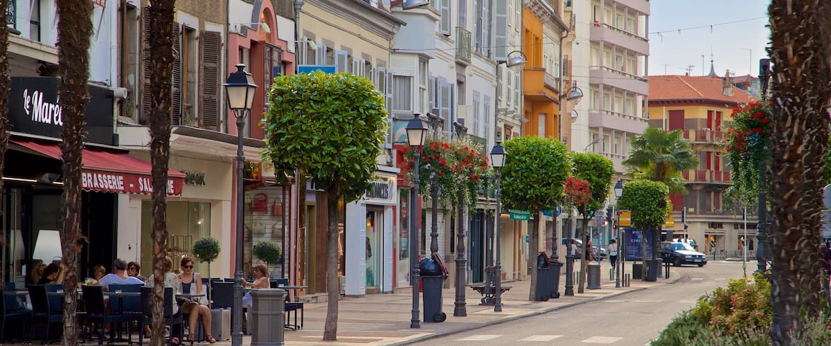 Tarbes qui includes ville