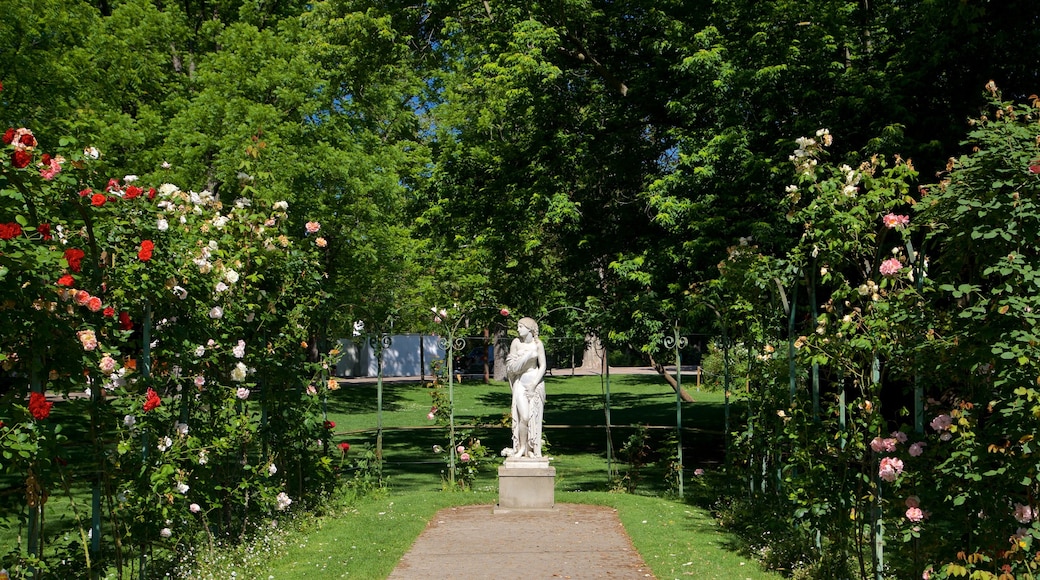 Jardin des Plantes mit einem Blumen, Statue oder Skulptur und Wildblumen