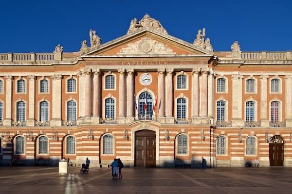 Capitole de Toulouse das einen StraĂenszenen, historische Architektur und Platz oder Plaza