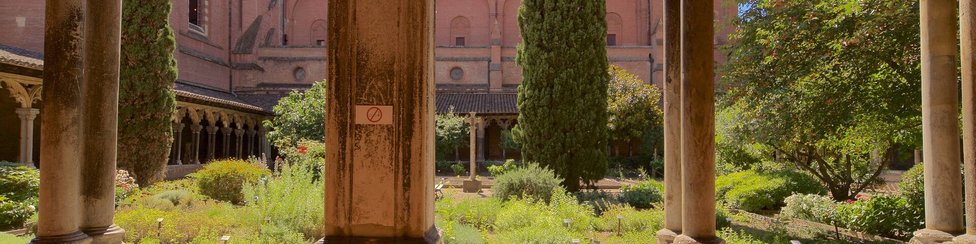 Museum of the Augustins showing heritage elements and a garden