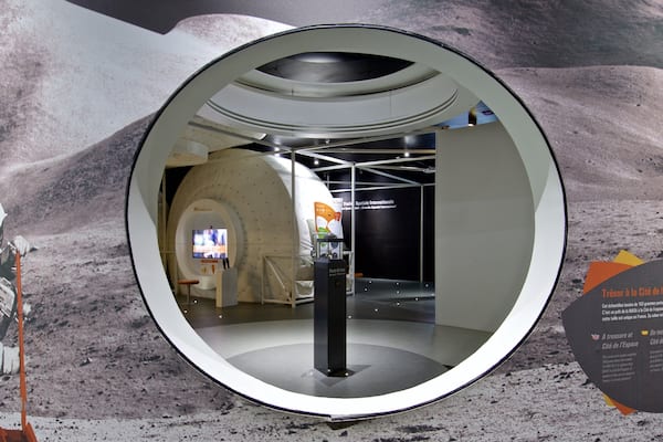 Cite de l\'Espace featuring interior views