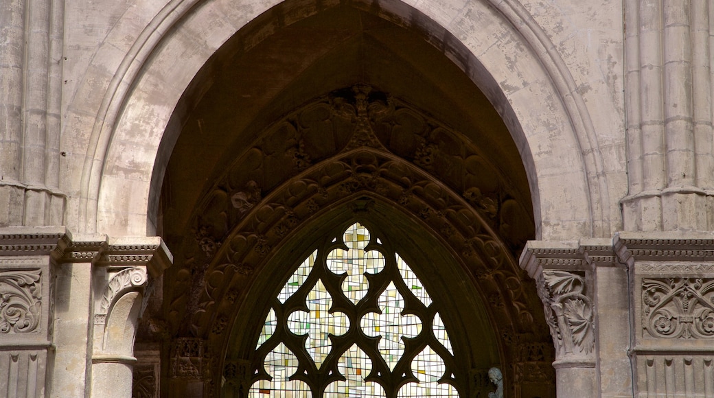 Chalon Cathedral featuring interior views, heritage elements and a church or cathedral