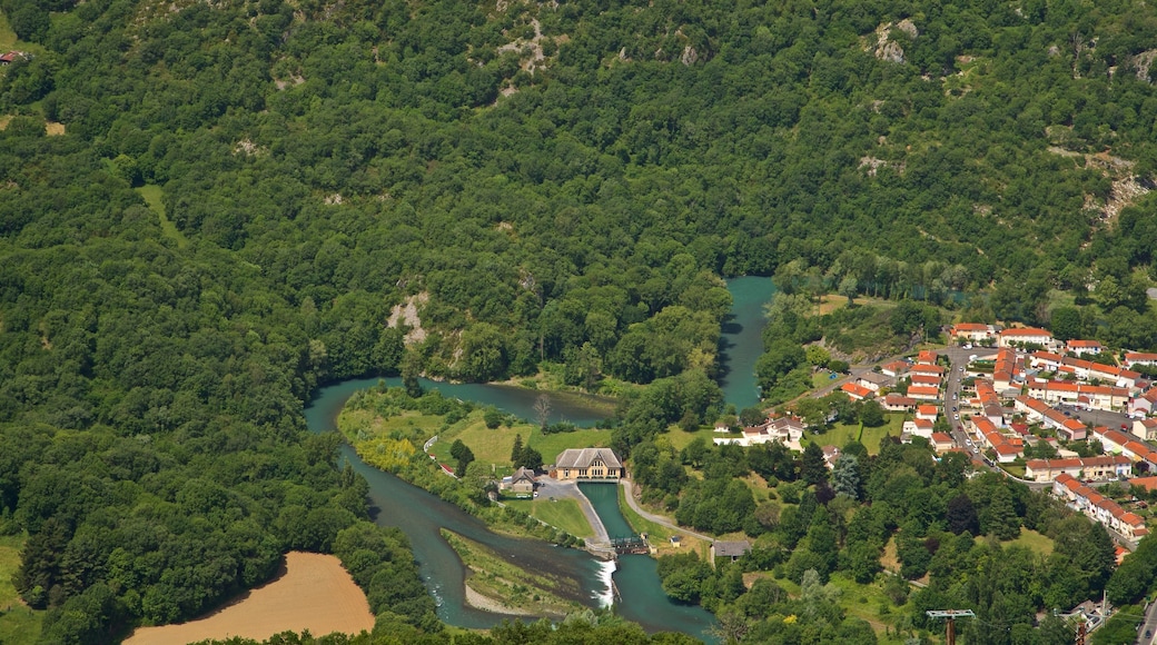 Pic du Jer which includes tranquil scenes and a city