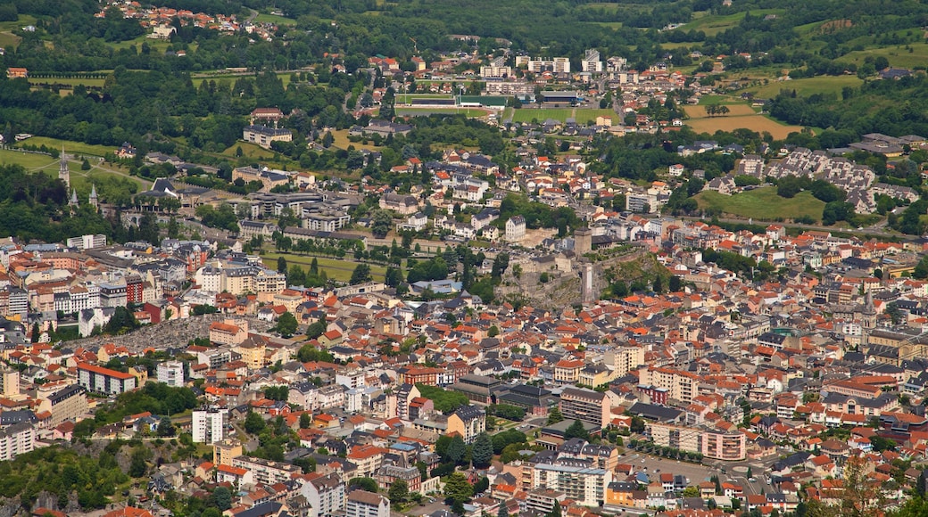 Pic du Jer showing a city and landscape views