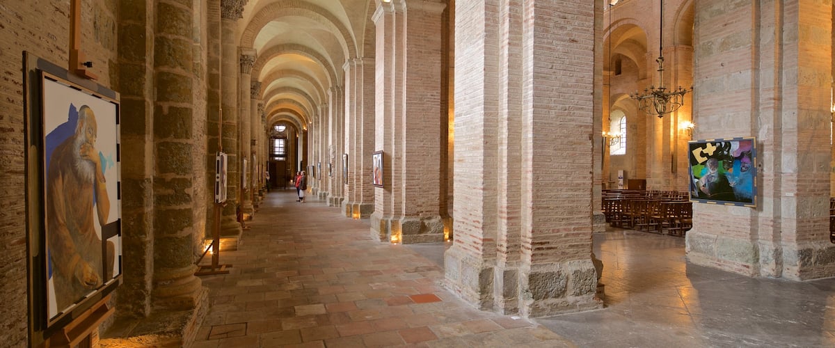 Basilique Saint-Sernin mettant en vedette vues intérieures, patrimoine historique et église ou cathédrale