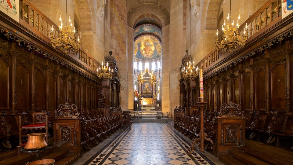 Basilique Saint-Sernin showing heritage elements, a church or cathedral and interior views