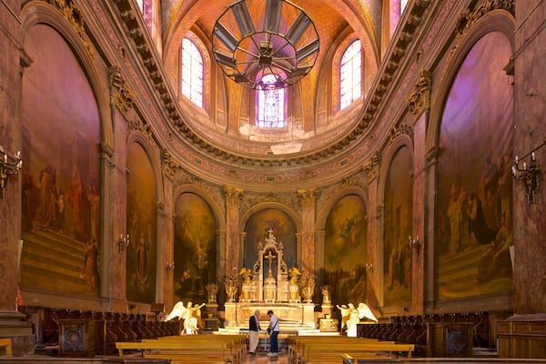 Basilika Notre-Dame de la Daurade mit einem Kirche oder Kathedrale, Geschichtliches und Innenansichten