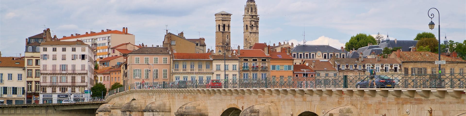 Pont Saint-Laurent which includes a river or creek, a city and a bridge