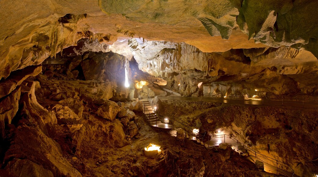 Grutas de Bétharram mostrando cuevas