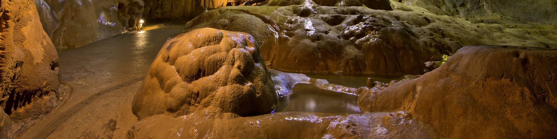 Betharram Caves which includes caves
