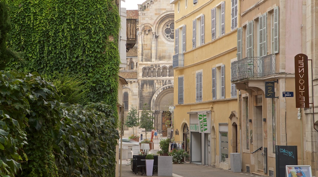 Macon có tính năng thành phố