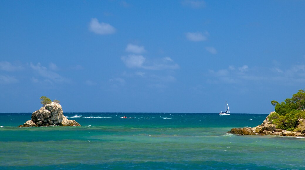 諾美亞 设有 多岩石的海岸線 和 綜覽海岸風景