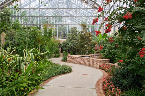 Lauritzen Gardens featuring flowers, interior views and a garden