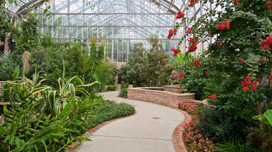 Lauritzen Gardens showing flowers, a garden and interior views