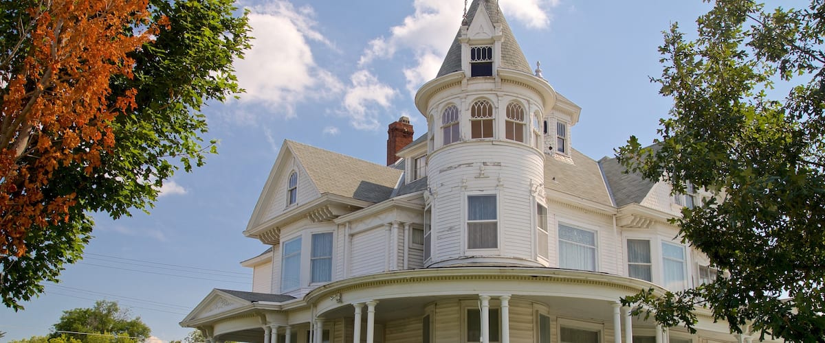 Grand Island que incluye una casa