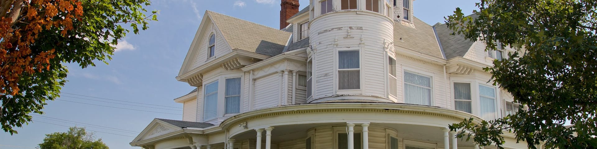 Grand Island showing a house