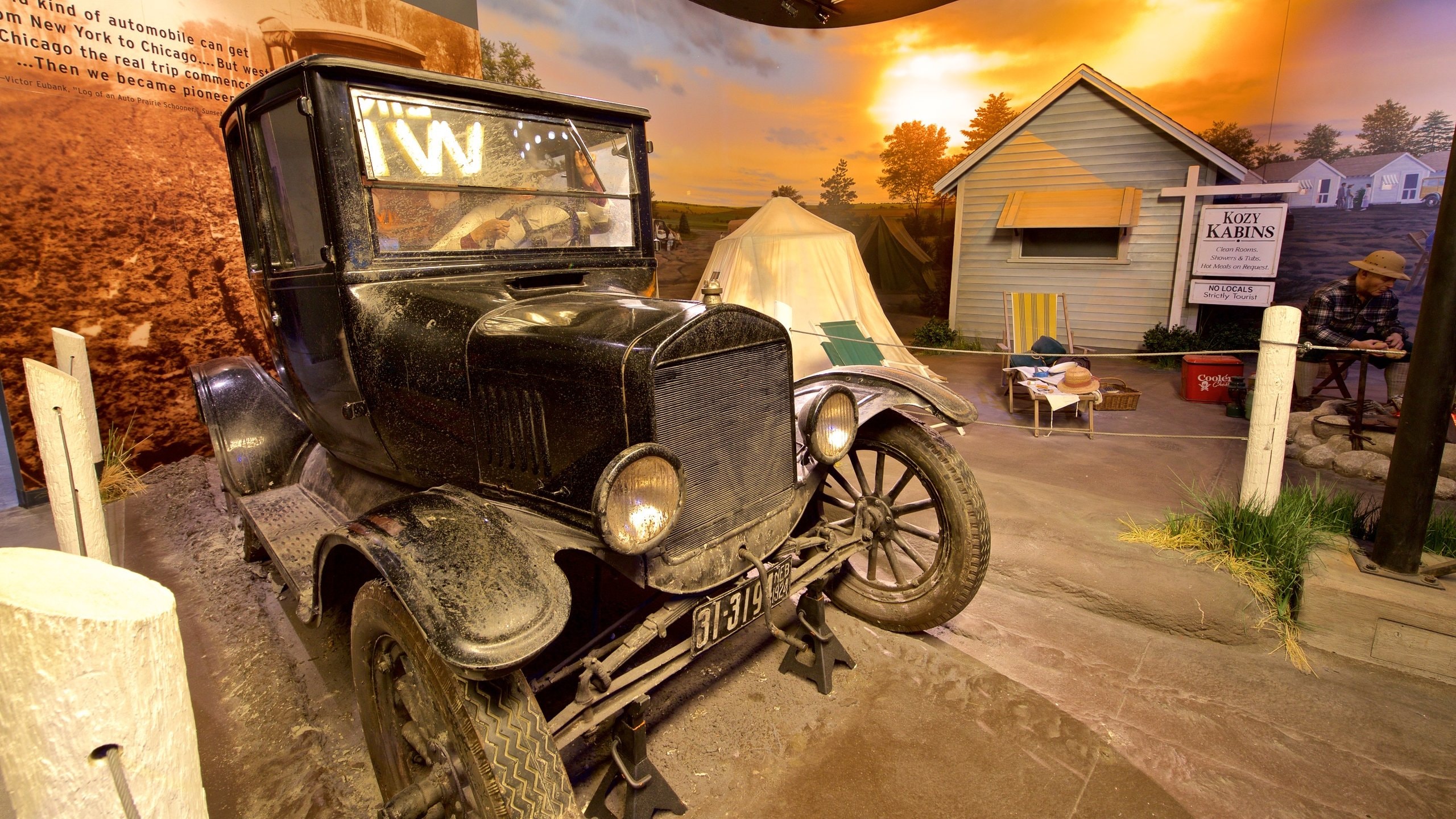 Great Platte River Road Archway johon kuuluu sisäkuvat ja perintökohteet