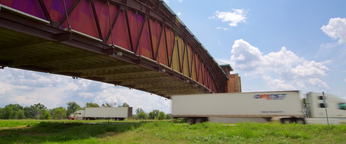 Great Platte River Road Archway which includes a bridge