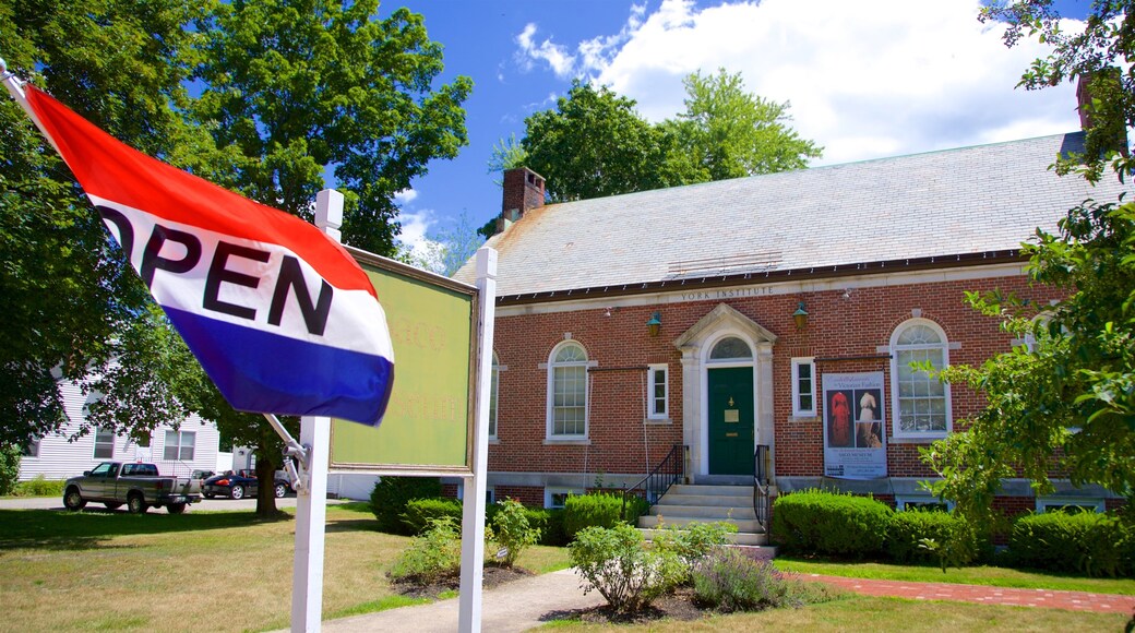 Saco Museum which includes signage and a house