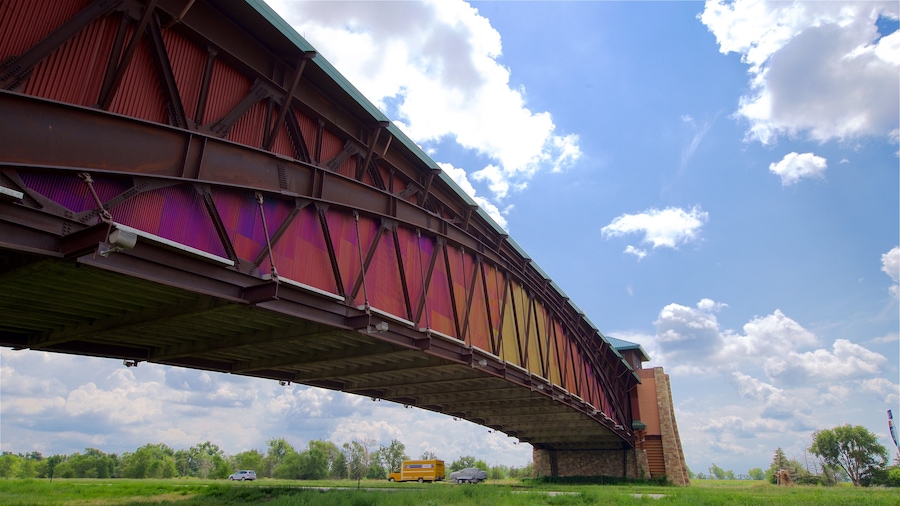 Great Platte River Road Archway which includes a bridge and a garden