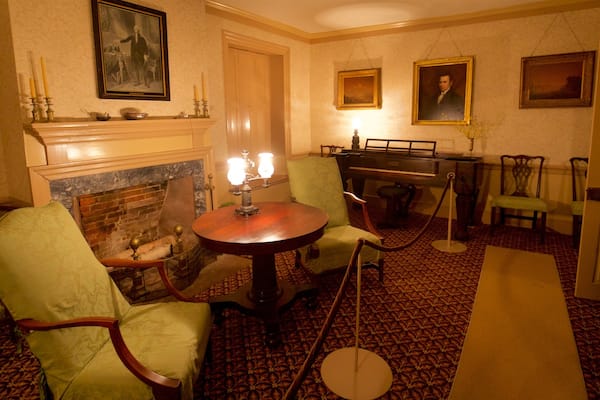 Wadsworth-Longfellow House mettant en vedette vues intérieures, patrimoine historique et maison