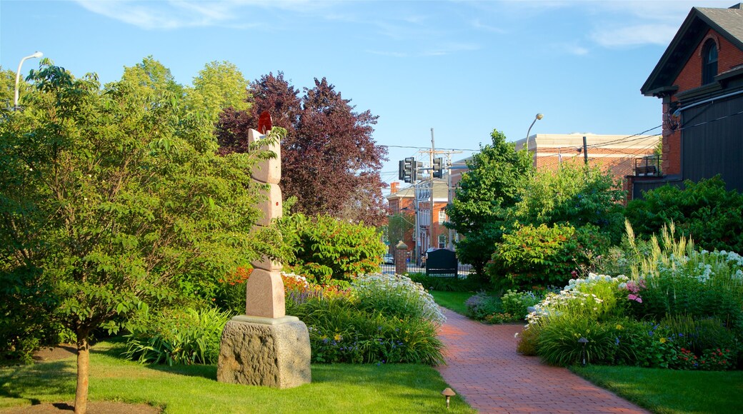 Maine Jewish Museum presenterar en park och blommor