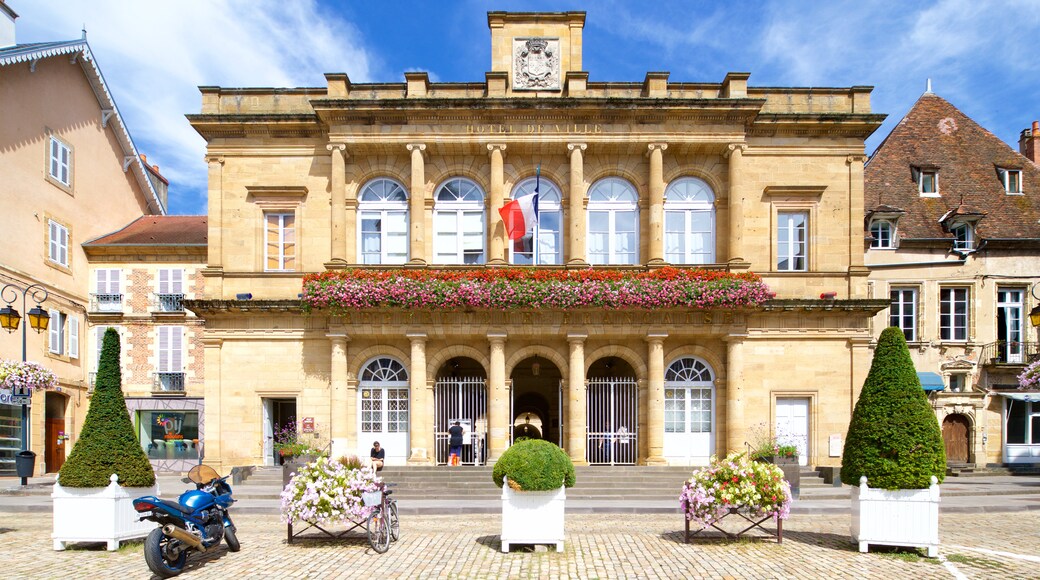 Moulins qui includes fleurs