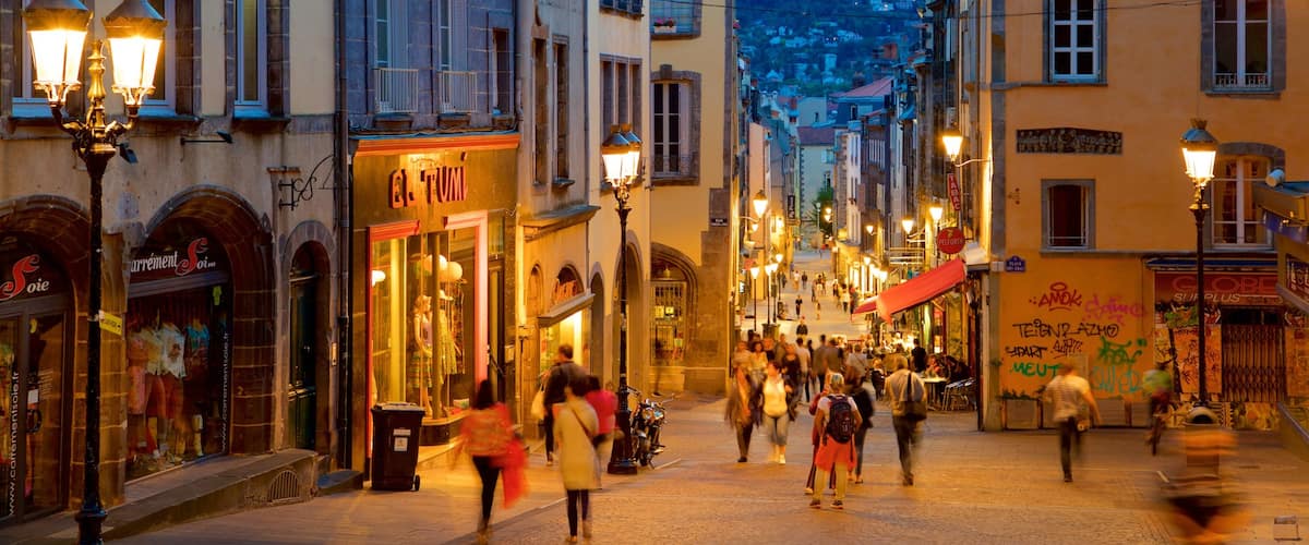 Clermont-Ferrand qui includes scènes de rue, scènes de nuit et ville