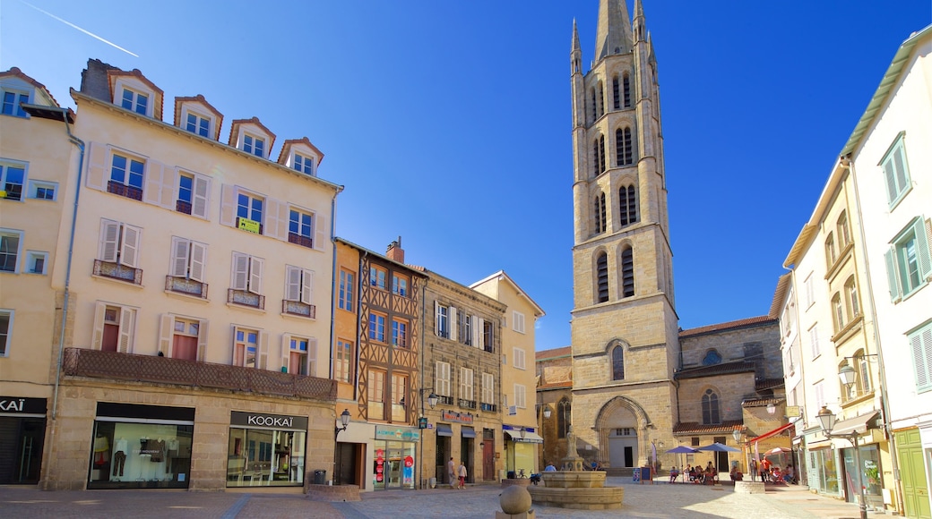 St-Michel-des-Lions-kirken og byder på en plads eller et torv og historiske bygningsværker