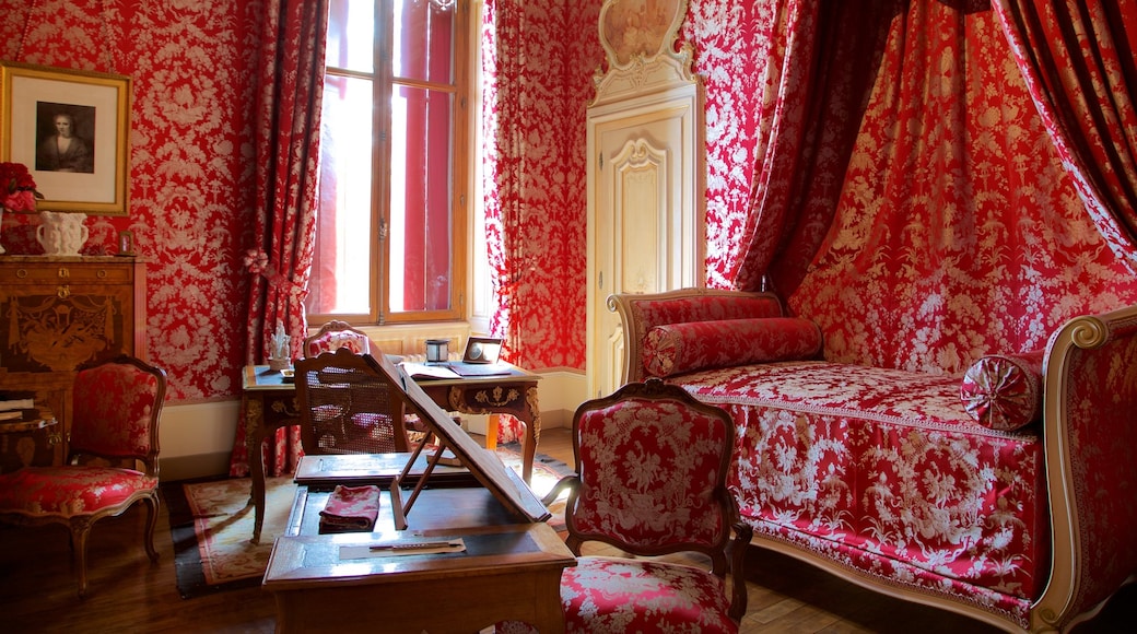 Maison Mantin toont historisch erfgoed, interieur en een huis