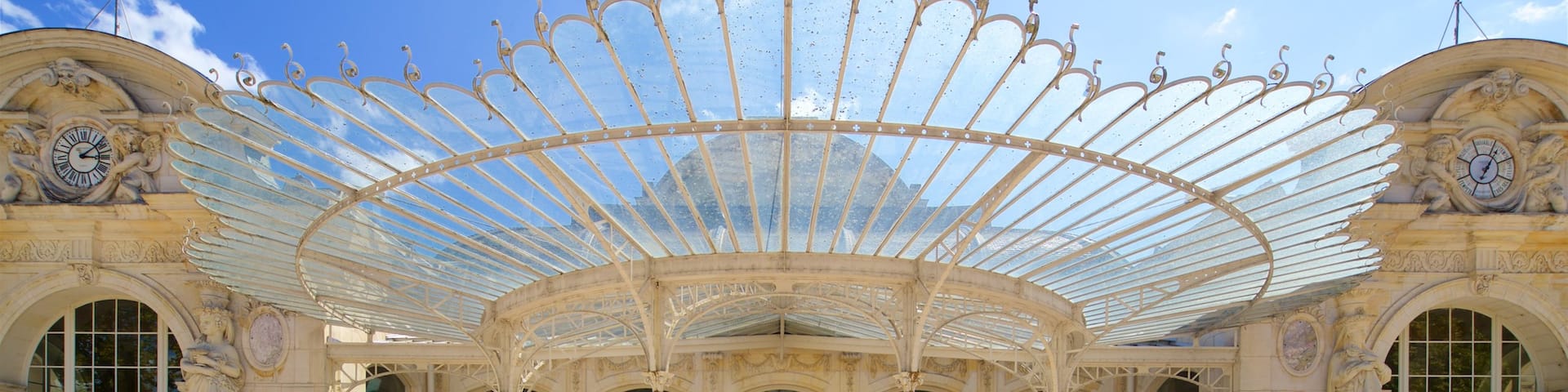 Vichy showing heritage elements