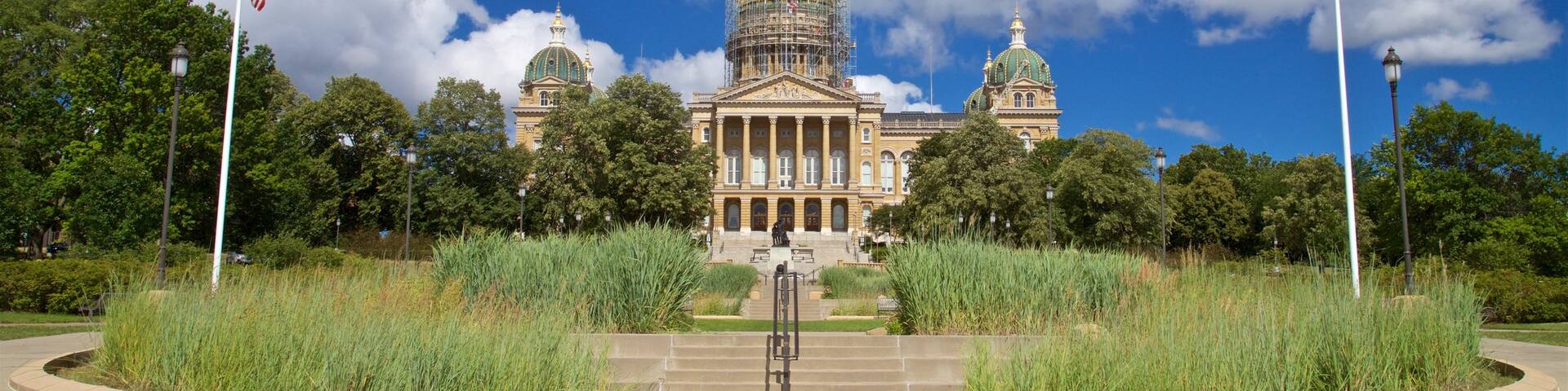 Iowa State Capitol Building showing a garden and heritage architecture