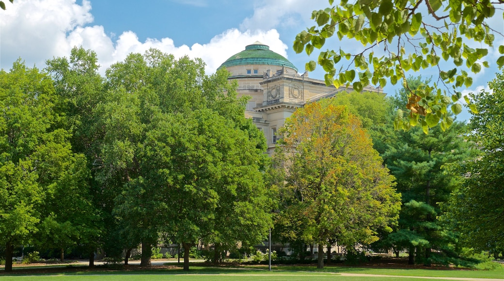 Iowa State University mostrando jardín