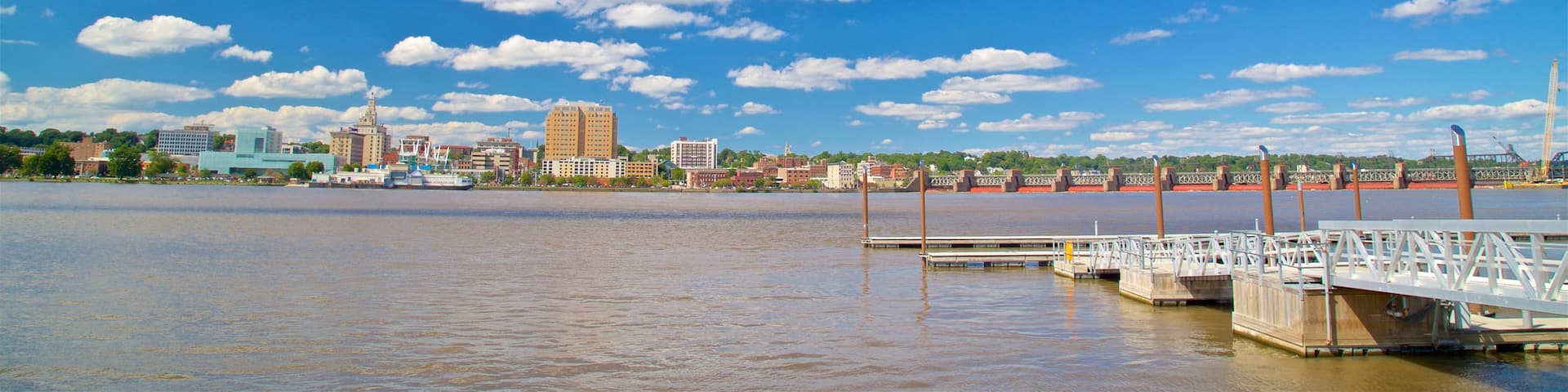 Davenport showing a city and a river or creek