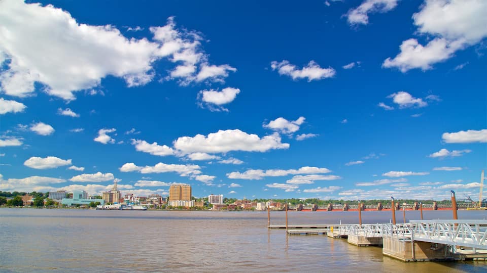 Davenport showing a city and a river or creek