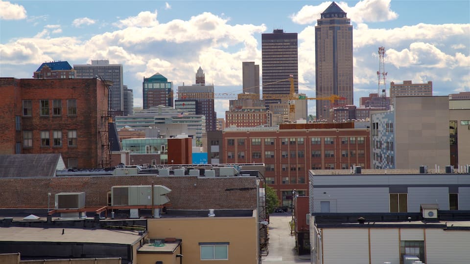 State Historical Society of Iowa Museum ofreciendo vistas panorámicas, una ciudad y un edificio alto