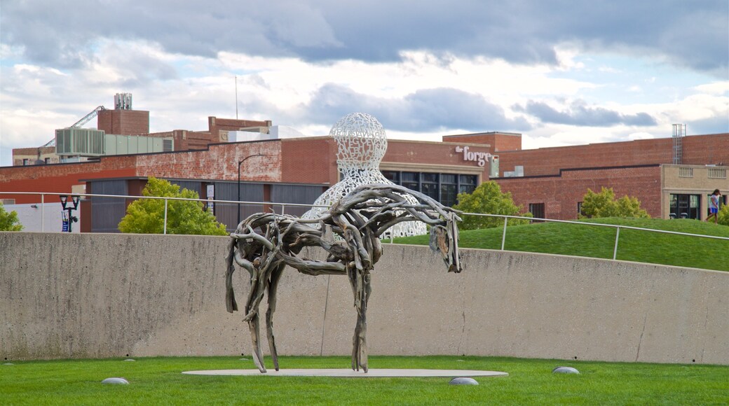 John and Mary Pappajohn Sculpture Park toont een park en kunst in de open lucht