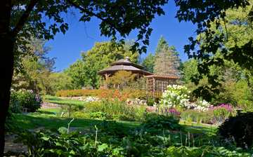 Visit Dubuque Arboretum and Botanical Gardens in Dubuque ...