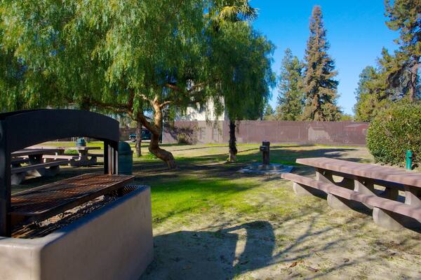 Kelley Park which includes a park and landscape views