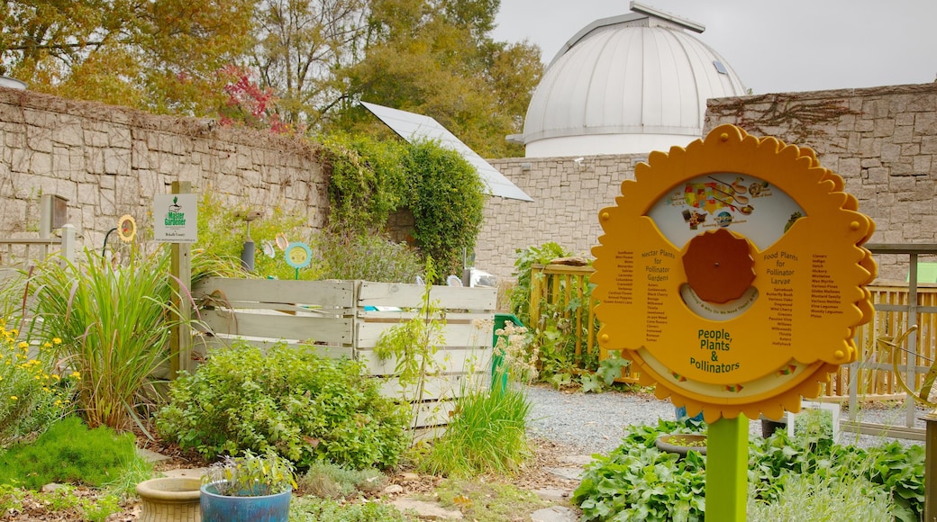 Wetenschappelijk centrum Fernbank bevat bloemen