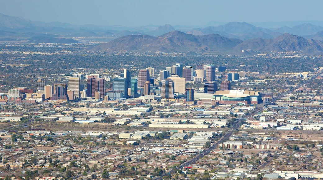 Phoenix caratteristiche di città, vista del paesaggio e casa a torre