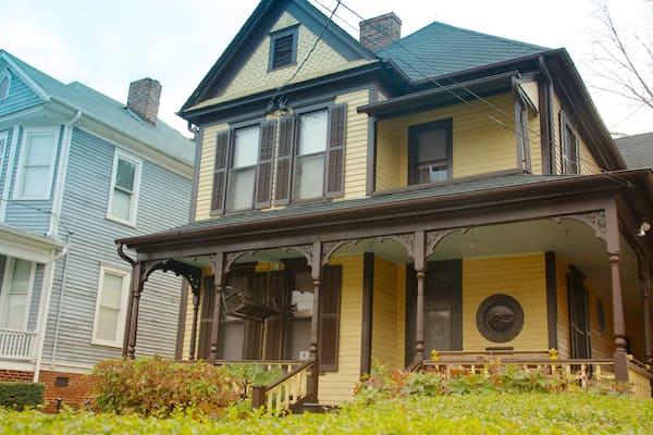 Martin Luther King Jr. National Historic Site welches beinhaltet Haus, Gedenkstätte und Monument