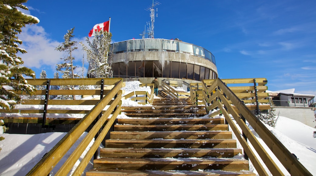 Banff Gondola toont sneeuw en een gondel