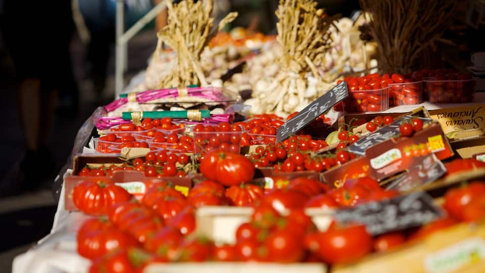 Nice showing markets, interior views and food