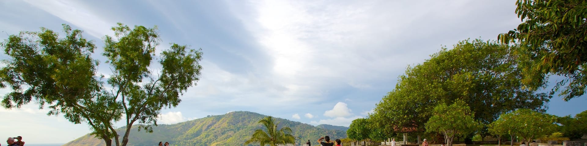 Promthep Cape which includes general coastal views, landscape views and tropical scenes