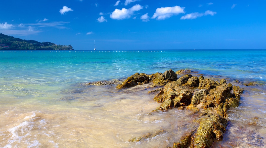 Spiaggia di Laem Singh mostrando vista del paesaggio